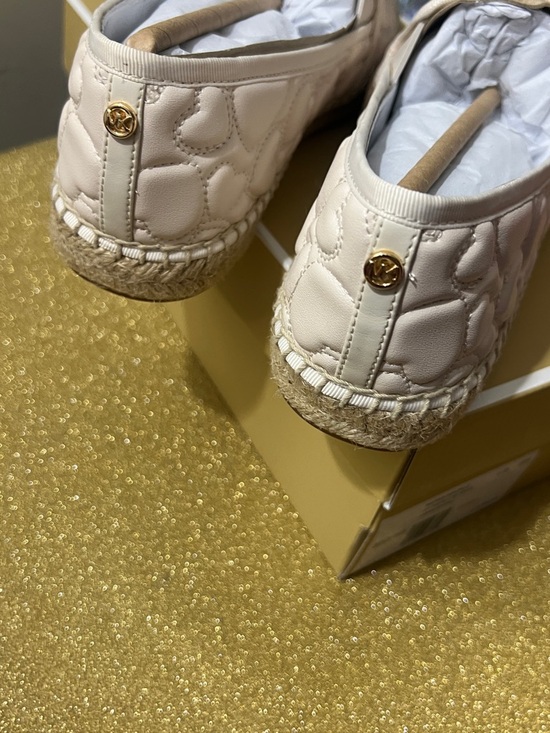 BNIB Michael Kors Hastings Heart Embroidered Espadrilles - Picture 10 of 14